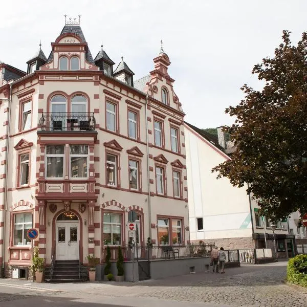拉温酒店，位于Hambuch的酒店