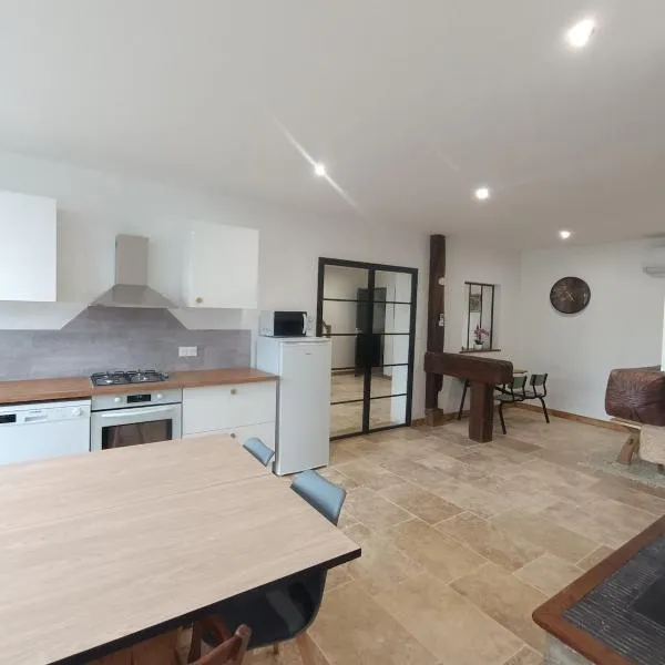 Les Murmures Desbordes，位于Châteauvillain的酒店