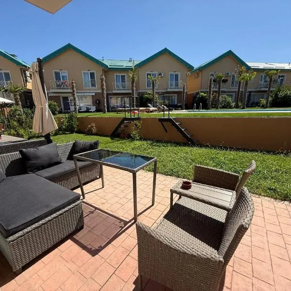 Terra Villa #Cosmopolis，位于Tunari的酒店