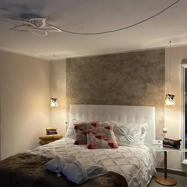 Villa Luce，位于Vairano的酒店