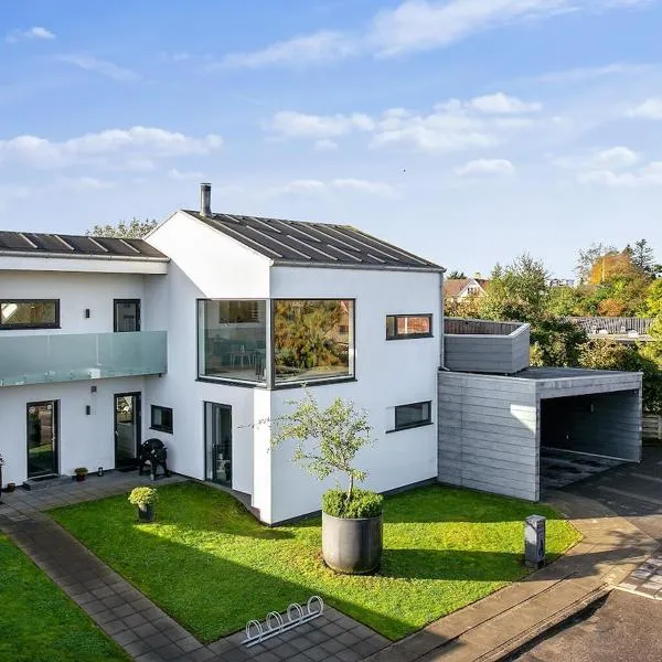 Anneks med eget toilet og bad - gratis parkering，位于霍森斯的酒店