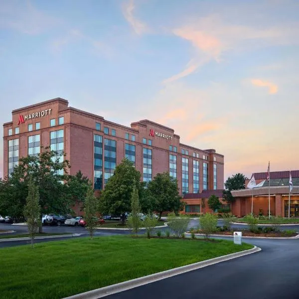 芝加哥西北万豪酒店，位于霍夫曼庄园的酒店