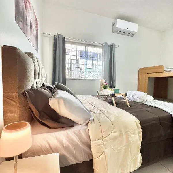 Apë Brazilian moderno no centro com ar condicionado，位于福莫萨的酒店