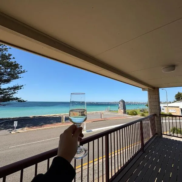 Tumby Bay Hotel Seafront Apartments，位于Tumby Bay的酒店