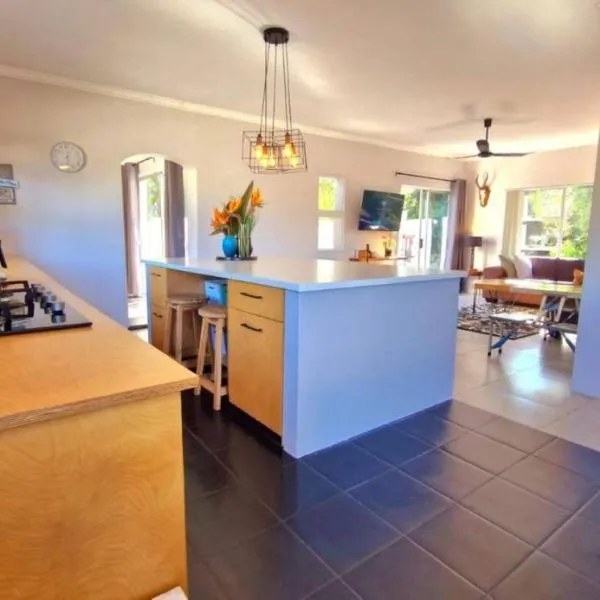 Immaculate self catering family home，位于乔治的酒店