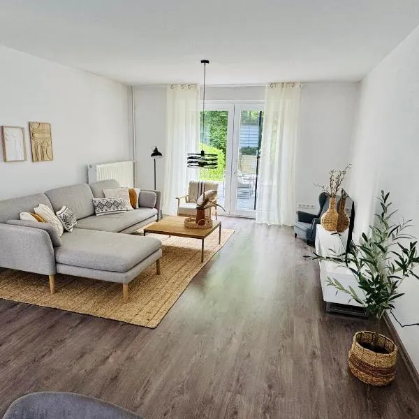 "Casa Nova - Garden Retreat Herford" ruhiges Townhouse mit Garten & Stil nahe Messe Bad Salzuflen，位于黑尔福德的酒店