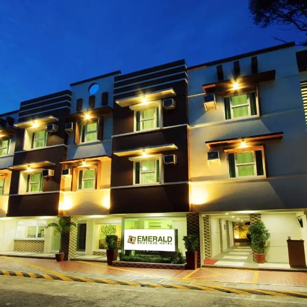 埃默拉尔德精品酒店，位于Salugan的酒店