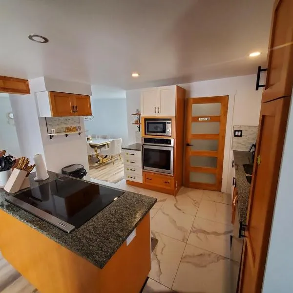 Beautiful Newly Renovated House，位于罗贝瓦勒的酒店