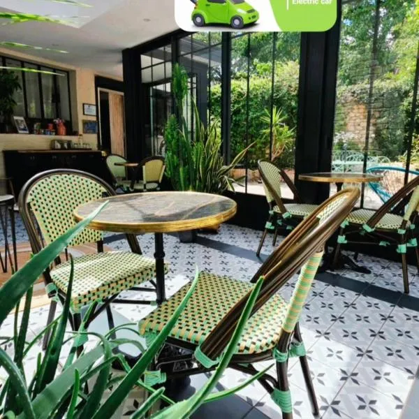 Les Glycines de Monchy- Chambres d'hôtes，位于Monchy-Humières的酒店