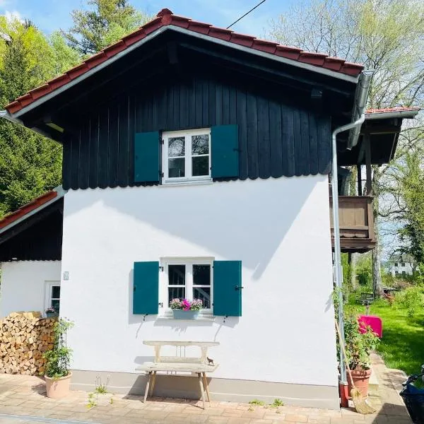 Casalottie - charmantes bayrisches Cottage am Starnberger See，位于图青的酒店