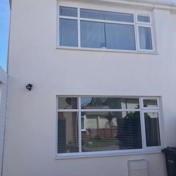 House By The Sea，位于普利斯坦丁的酒店