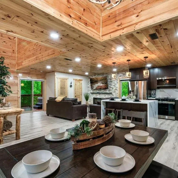 New Listing - Dollywood - HotTub - Arcade - Grill，位于赛维尔维尔的酒店