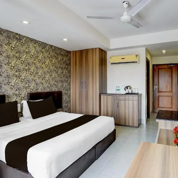 Super Townhouse Oak ONGC Crossway Formerly Hotel Gold Stone Comfort，位于德拉敦的酒店