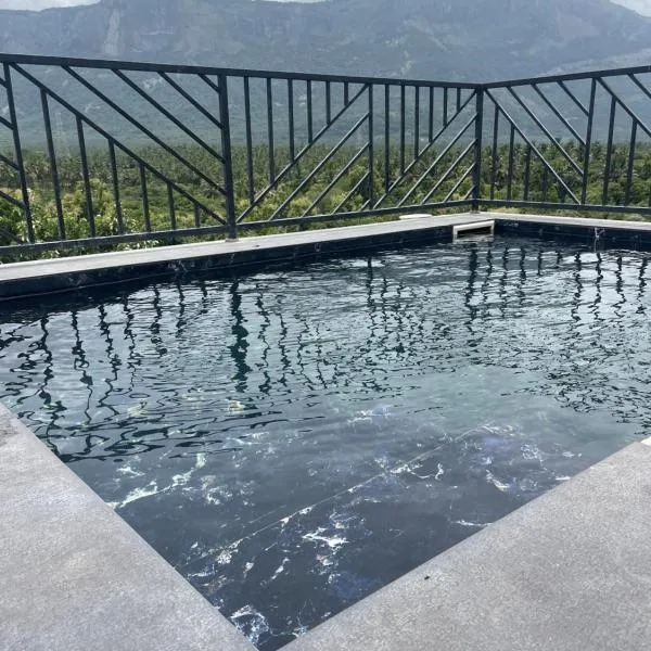 Bougainvillea HillView Retreat，位于帕拉克卡德的酒店