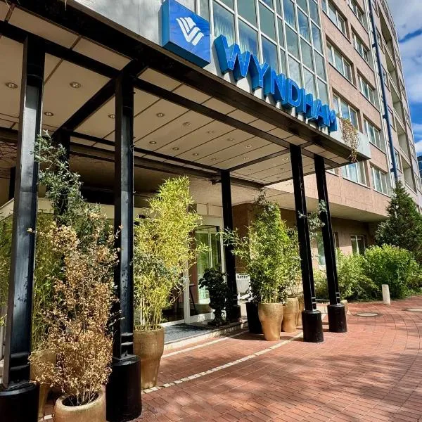 温德姆汉诺威庭酒店，位于汉诺威的酒店