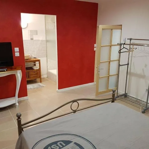 Guesthouse，位于鲁西隆地区卡内的酒店