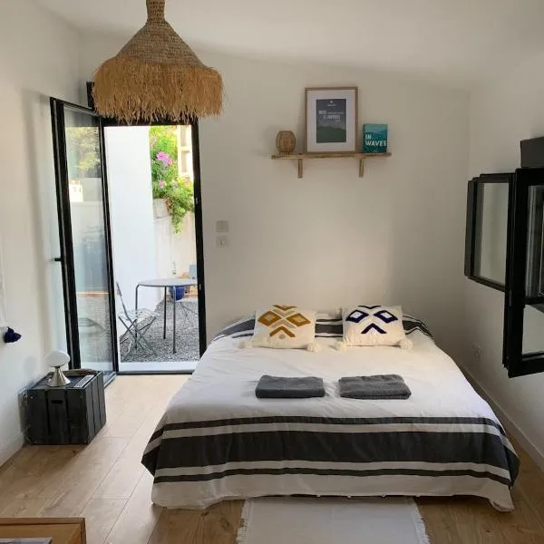 Cabane Souirie cosy & clim au calme avec extérieur，位于巴亚盖斯的酒店