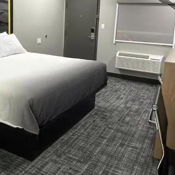 Super 8 by Wyndham Lubbock Airport,位于拉伯克的酒店
