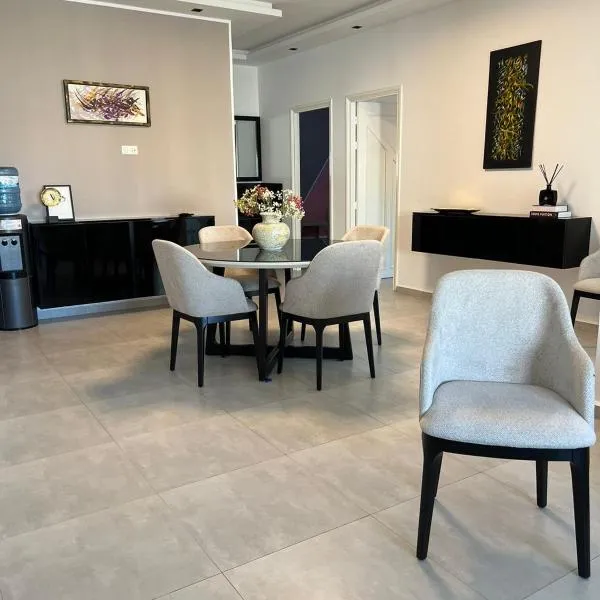 NYC trifft auf Top Moderne Wohnung in Hergla，位于海尔盖莱的酒店