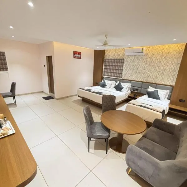 Hotel Sunrise Deluxe，位于浦那的酒店