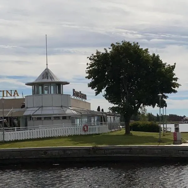 Hotel Kristina，位于克里斯蒂娜城的酒店