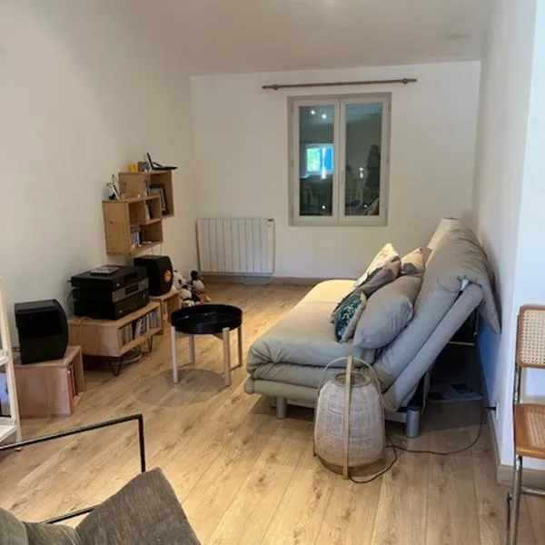 Suite dans maison de village au coeur de Pertuis，位于佩尔蒂的酒店