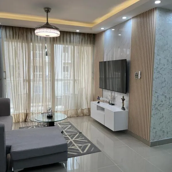 Moderno Apartamento Boca Chica, 5 minutos del Aeropuerto，位于La Caleta的酒店