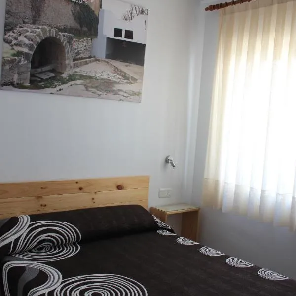 hostal restaurante aguilar，位于Forcall的酒店