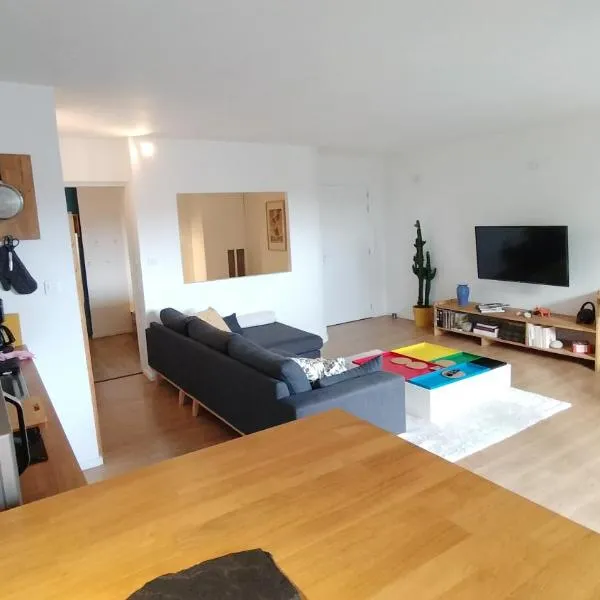 Proche nouveau CHU Parking gratuit，位于雷泽的酒店