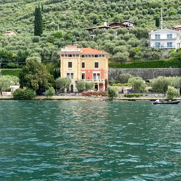 Villa Torre - Atmosfera Romantica，位于布雷佐内加尔达的酒店