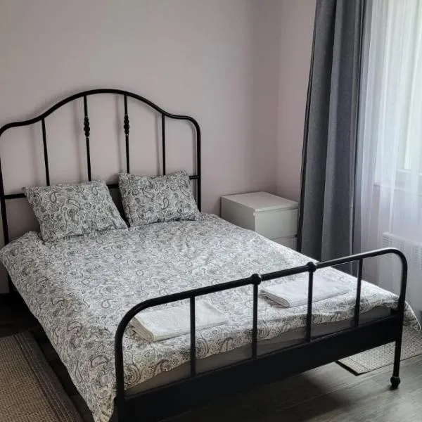 Vila KEDAR sa grejanjem，位于克拉古耶瓦茨的酒店
