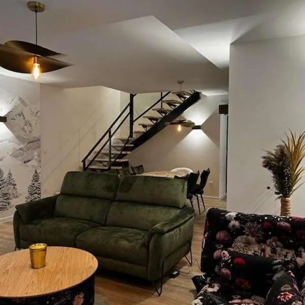 T5 DUPLEX NEUF 5 DIAMANTS PLEIN CENTRE VILLE 10 personnes，位于圣拉里苏朗的酒店