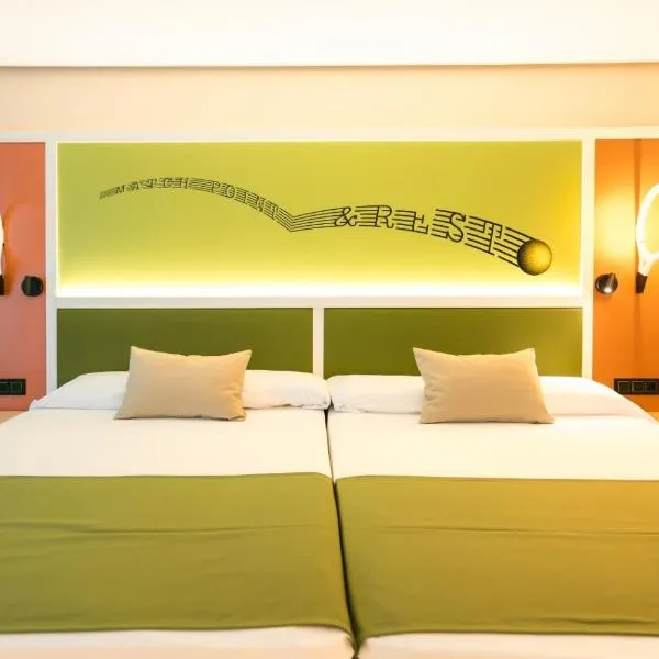 Hotel Magic Sports 4，位于奥罗佩萨德尔马的酒店