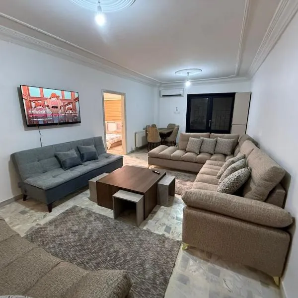 2BR Apartment in Tlaa Al Ali, Parking, AC, WIFI，位于安曼的酒店