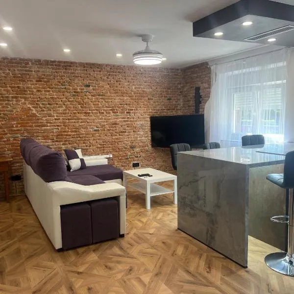 5 min a pie del centro parking free，位于巴利亚多利德的酒店