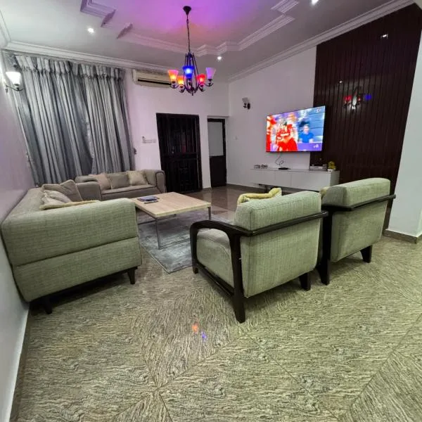 EFFAZ Apartments Airport Road Lugbe，位于阿布贾的酒店