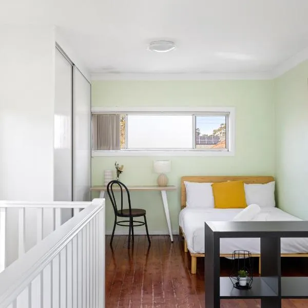 Spacious Two-Bed Suite with Private Bath-Marsfield，位于Epping的酒店