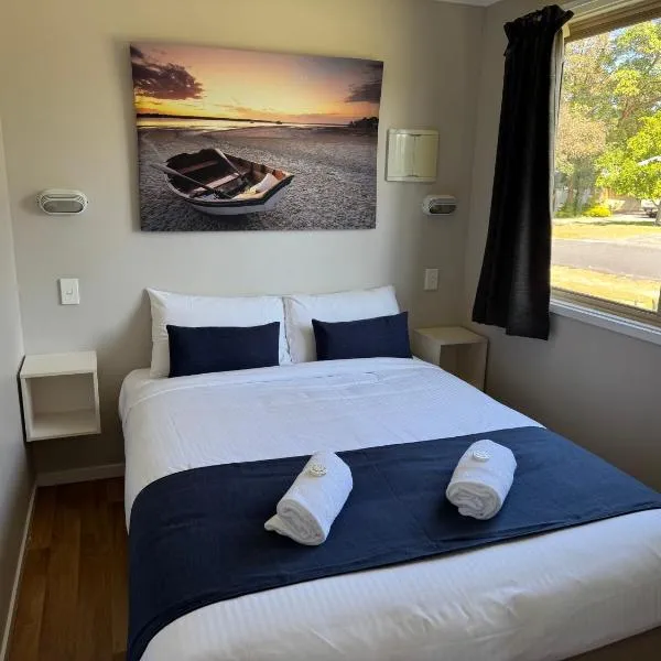 克拉伦斯角大篷车公园酒店，位于伊鲁卡的酒店