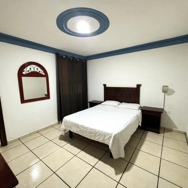 Hotel paseo de la montaña，位于锡劳的酒店