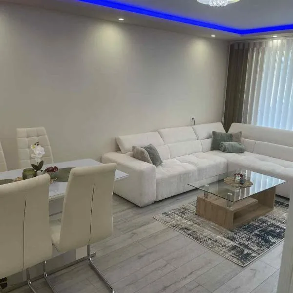 2 Bedroom apartment，位于戈采代尔切夫的酒店