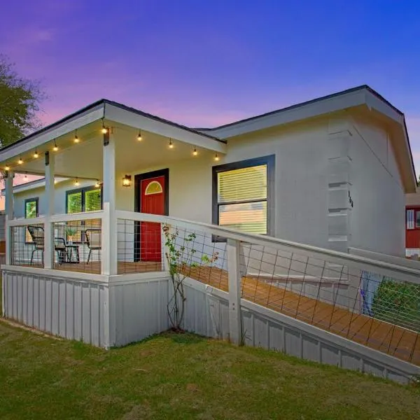 Red Door Cottage，位于Quitman的酒店