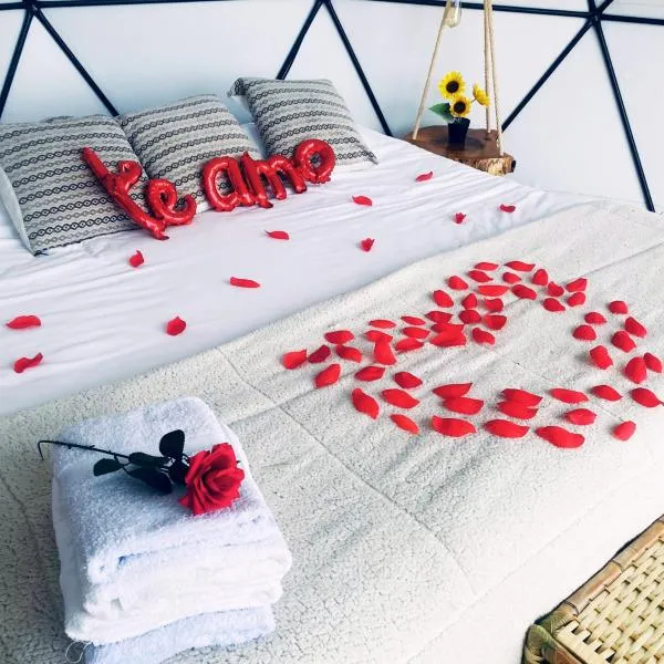 Glamping de lujo Jacuzzi, Sauna y Vista a la Montaña，位于苏埃斯卡的酒店