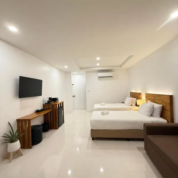 Veeyava Bangtao House，位于苏林海滩的酒店