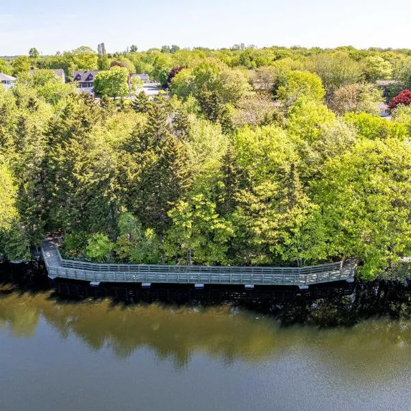 OatHillLakeSide suit，位于哈利法克斯的酒店