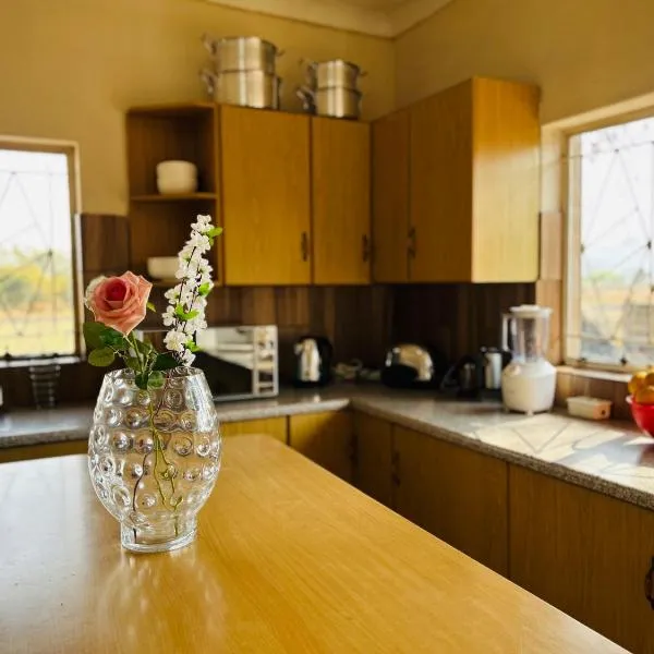 Bird & Bed Farmhouse，位于布里茨的酒店