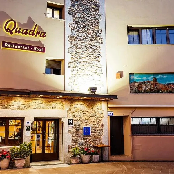 拉夸德拉酒店及餐厅，位于圣洛朗－德塞尔当的酒店