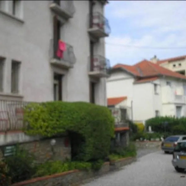 Hébergements à La Rive, Accueil ouvert tous les jours jusqu'à 20h00 dernier délai, depuis 30 ans ! Réserver ici svp ! Merci ! Aucun règlement à distance accepté, Paiement par CB, Espèces, Chèque ou Chèques-Vacances impérativement à la remise des clefs !，位于阿梅利莱班帕拉勒达的酒店