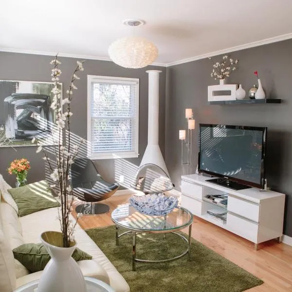 Modern Apartment - Cameron Village，位于罗利的酒店