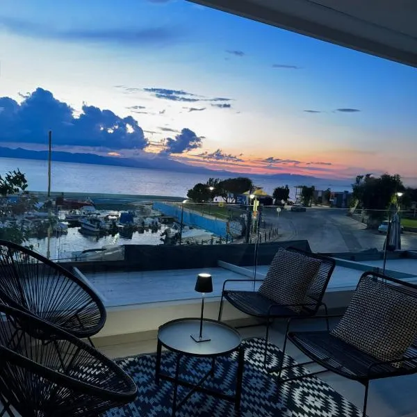 Marathon Coast-Seafront Luxury Apartments，位于新马克立的酒店