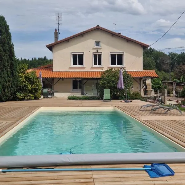 Gîte des chardreaux，位于Marval的酒店